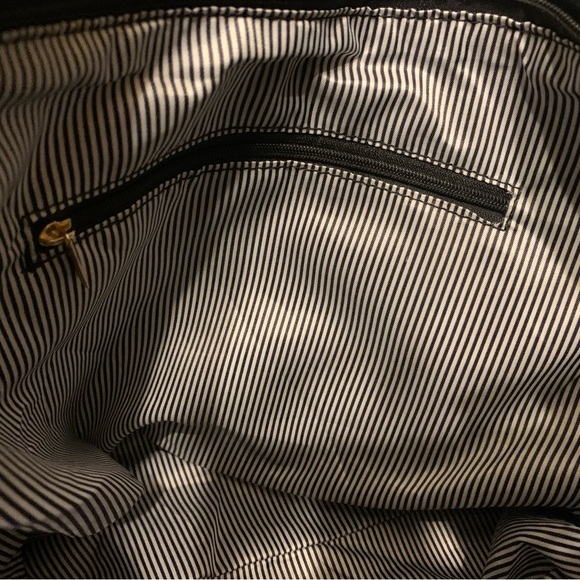 Deluxity Los Angeles PETA Approved Vegan Black Slouchy handbag lined NWT - Picture 5 of 8